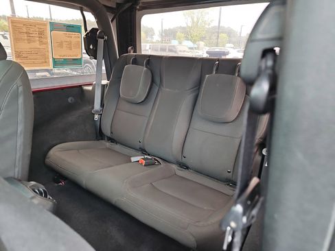 Used 2021 Jeep Wrangler Sport AWD/4WD image 17