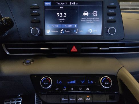 Used 2025 Hyundai Elantra Sport image 25