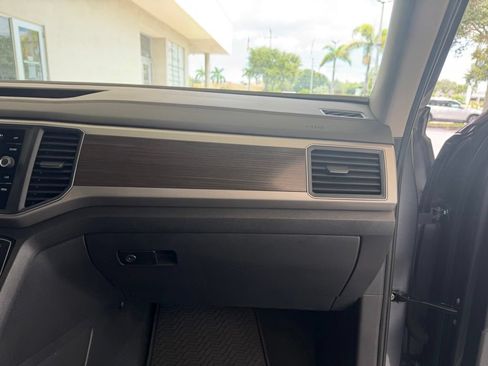 Used 2019 Volkswagen Atlas SE FWD image 21