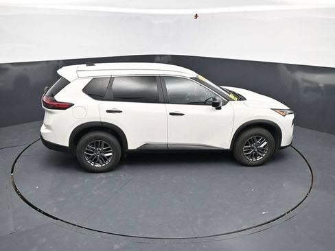 Used 2024 Nissan Rogue S AWD/4WD image 50