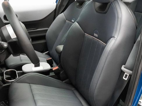 Certified 2025 MINI Cooper S image 17