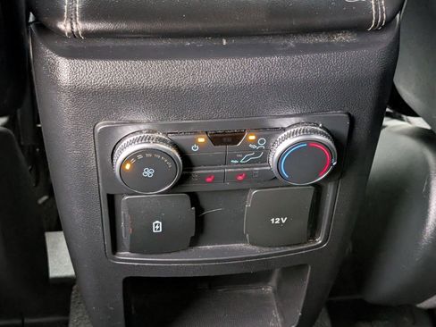 Used 2020 Ford Explorer XLT w/ Equipment Group 202A image 27