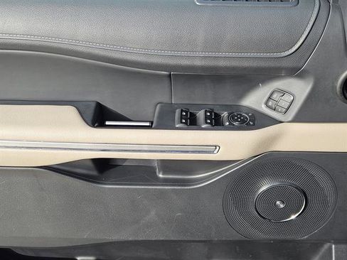 Used 2024 Ford Expedition Limited image 17