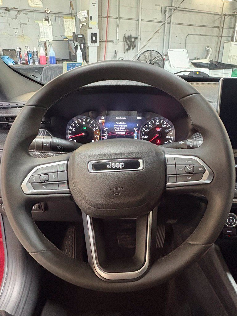 Used 2022 Jeep Compass Latitude AWD/4WD image 8