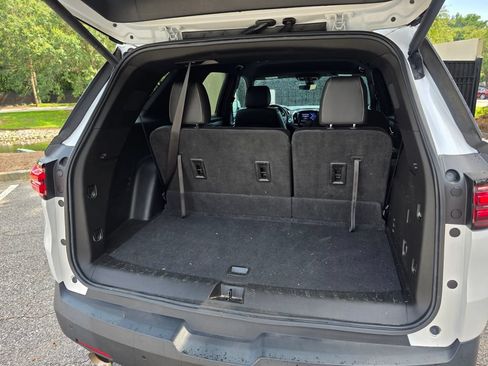 Used 2022 Chevrolet Traverse LT w/ LT Premium Package FWD image 36