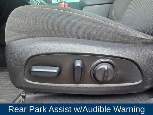 Used 2019 Chevrolet Traverse LT FWD image 20