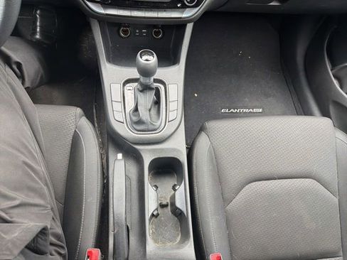 Used 2018 Hyundai Elantra GT FWD image 22