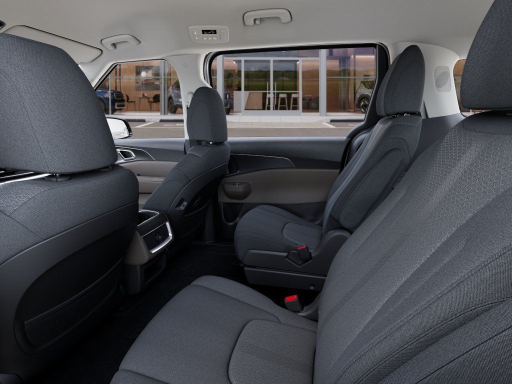 New 2027 Kia Carnival LX FWD image 18