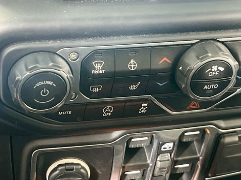 Used 2023 Jeep Gladiator Sport image 20