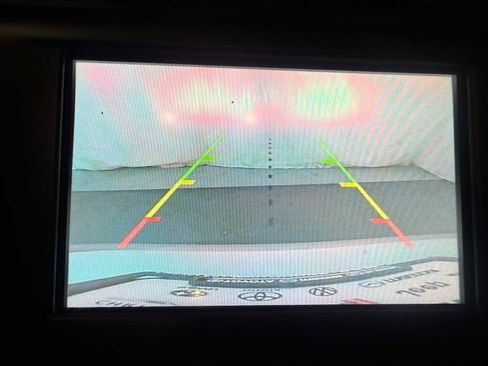 Used 2017 Ford Fusion SE w/ Fusion SE Technology Package image 32