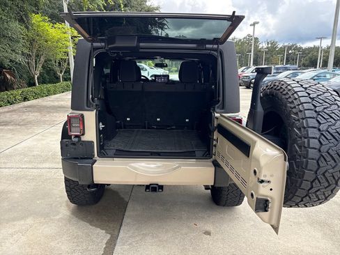 Used 2016 Jeep Wrangler Unlimited Sahara w/ Max Tow Package AWD/4WD image 30