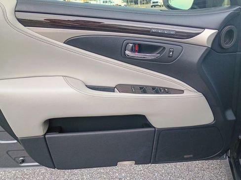 Used 2015 Lexus LS 460 L image 22