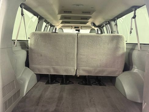 Used 2025 Chevrolet Express 3500 LT w/ LT Preferred Equipment Group RWD image 23