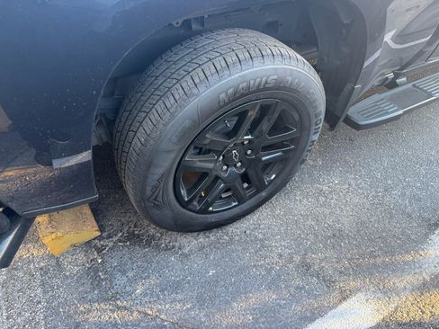 Used 2022 Chevrolet Silverado 1500 Custom image 5