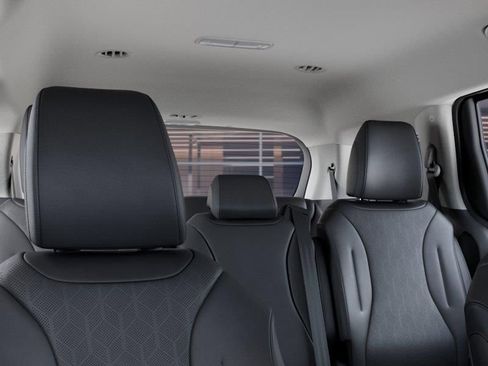 New 2026 Kia Carnival EX FWD image 30