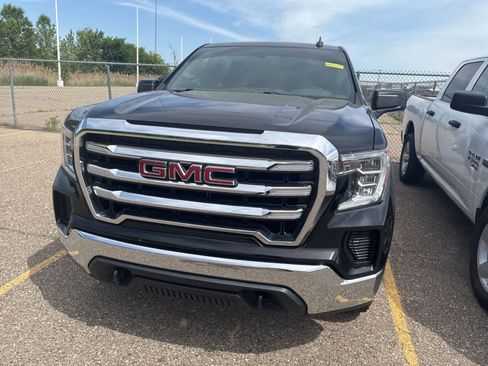 Used 2019 GMC Sierra 1500 SLE w/ SLE Value Package AWD/4WD image 3