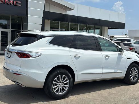 Certified 2024 Buick Enclave Essence AWD/4WD image 7