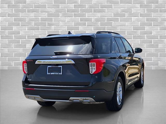 Certified 2024 Ford Explorer XLT w/ Equipment Group 202A RWD image 5