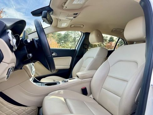 Used 2018 Mercedes-Benz GLA 250 image 27