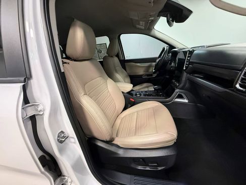 Used 2024 Ford Ranger Lariat w/ FX4 Off-Road Package image 13