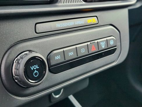 New 2025 Ford Maverick XL w/ Equipment Group 101A image 24