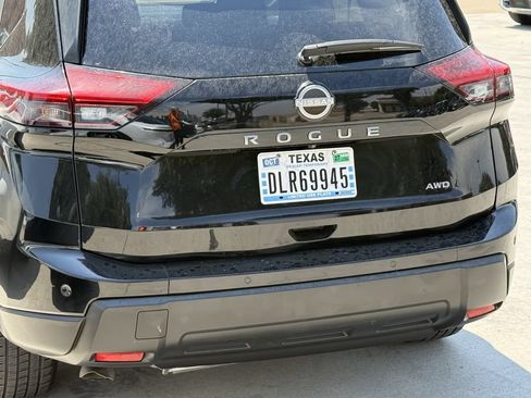 Used 2025 Nissan Rogue SV AWD/4WD image 6