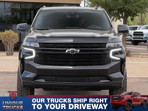 Used 2023 Chevrolet Suburban RST w/ Luxury Package AWD/4WD image 2