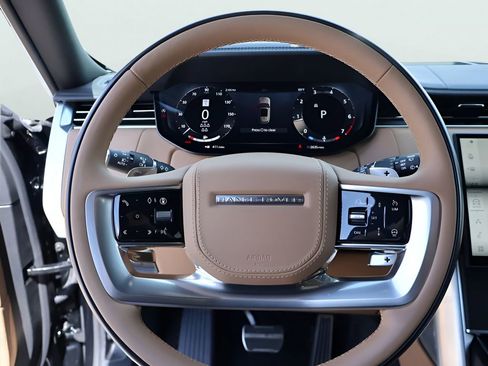 Used 2025 Land Rover Range Rover Long Wheelbase SE image 28