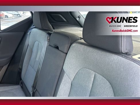 Used 2024 Volvo XC40 B5 Core image 34