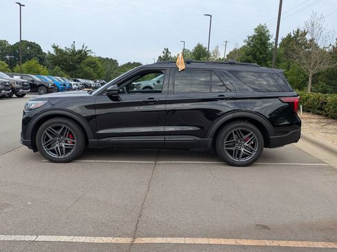 Certified 2025 Ford Explorer ST AWD/4WD image 7
