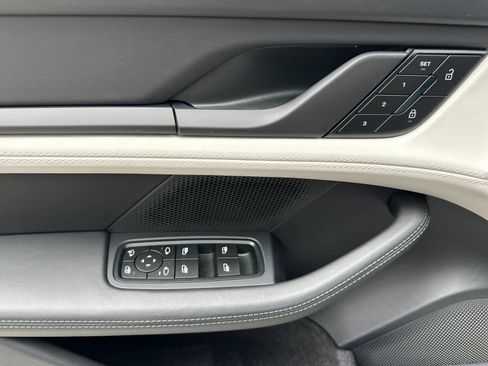 New 2026 Porsche Taycan image 12