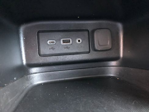 Used 2020 Chevrolet Equinox LT image 18