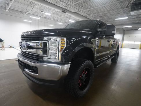 Used 2018 Ford F250 XLT w/ Snow Plow Prep Package AWD/4WD image 12