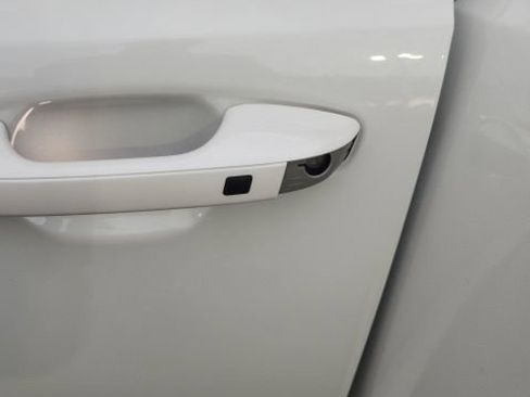 Used 2020 Kia Telluride LX FWD image 2