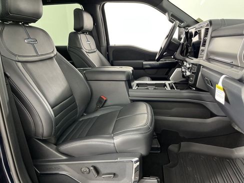 Certified 2025 Ford F350 Platinum image 32