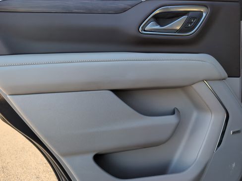 Used 2024 Chevrolet Tahoe Z71 w/ Luxury Package image 31