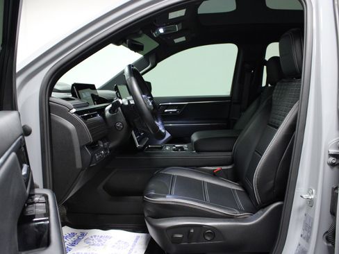 Used 2024 GMC Sierra EV Denali image 12