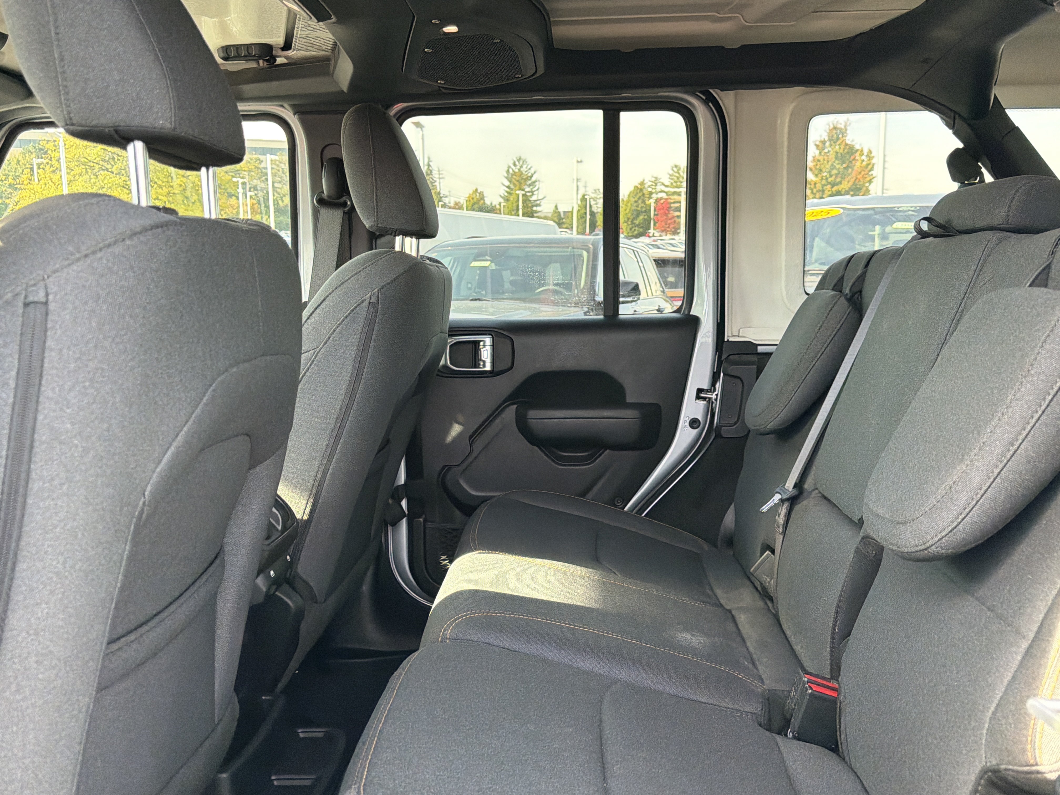Used 2024 Jeep Wrangler Unlimited AWD/4WD image 19
