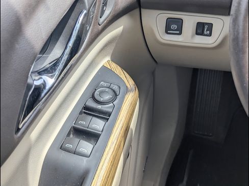 Used 2017 GMC Acadia Denali w/ Technology Package AWD/4WD image 31