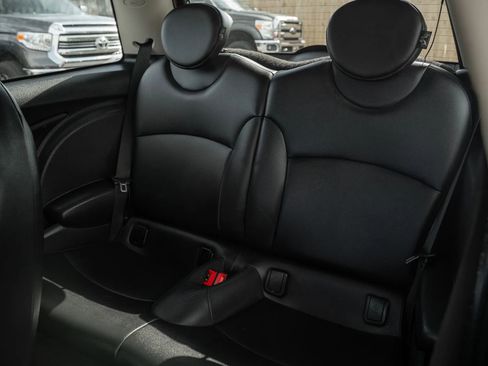 Used 2013 MINI Cooper Hardtop image 8