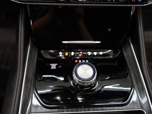 Used 2022 Jeep Wagoneer Series II w/ Premium Group I image 21