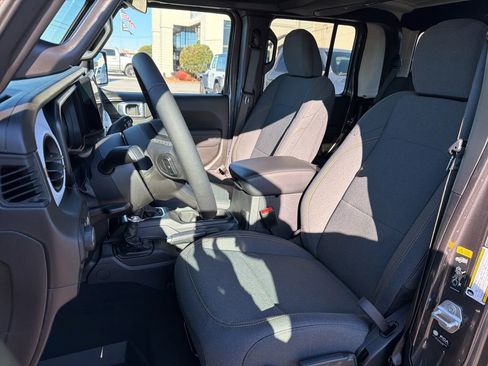 New 2026 Jeep Gladiator Sport AWD/4WD image 26