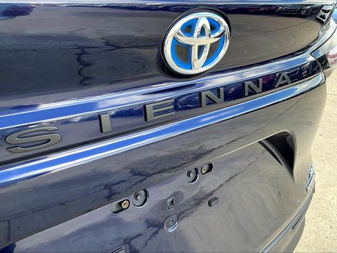 Used 2024 Toyota Sienna XLE image 33