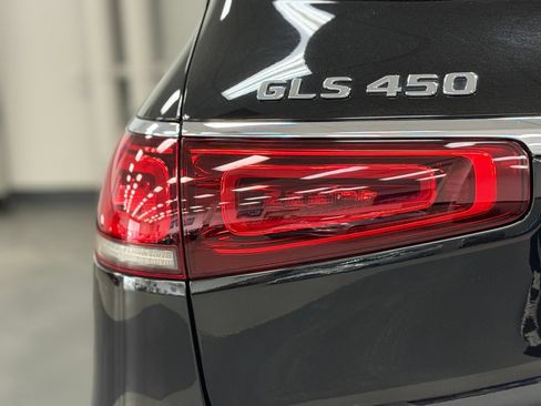 Used 2023 Mercedes-Benz GLS 450 4MATIC image 13