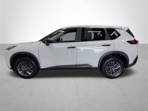 Used 2023 Nissan Rogue S AWD/4WD image 10
