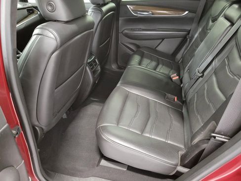 Used 2017 Cadillac XT5 Platinum AWD/4WD image 21