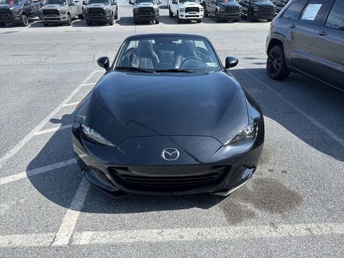 Used 2020 MAZDA MX-5 Miata Grand Touring RWD image 12