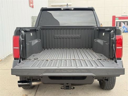Used 2025 Toyota Tacoma SR5 image 32
