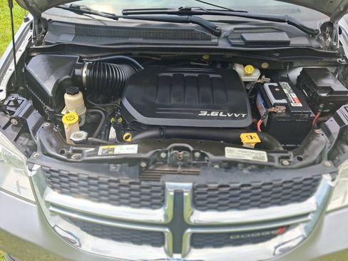 Used 2018 Dodge Grand Caravan SXT FWD image 21