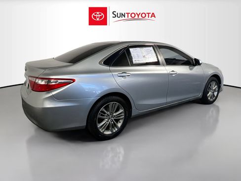 Used 2016 Toyota Camry LE image 4